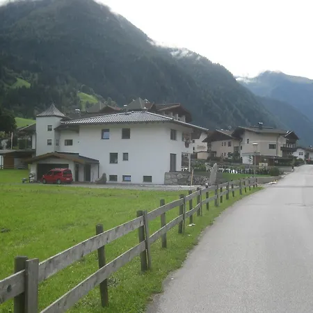 约瑟夫公寓 公寓 *